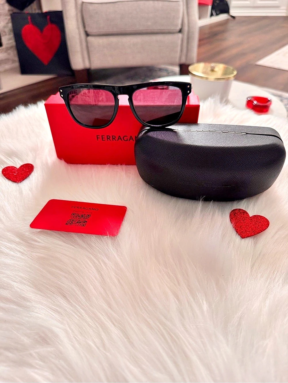 New Salvatore Ferragamo SF1111S 001 Black & Pink Sunglasses Like New